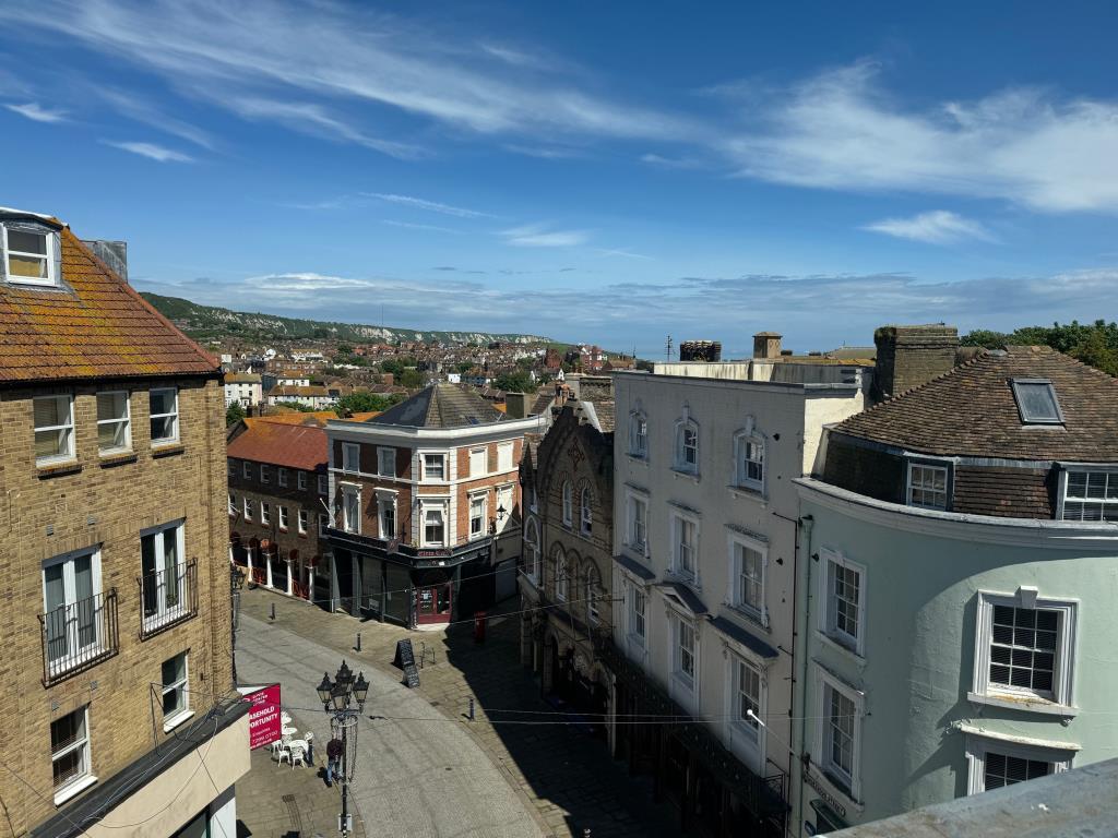 Lot: 4 - TOWN CENTRE FLAT FOR INVESTMENT - View from bedroom window